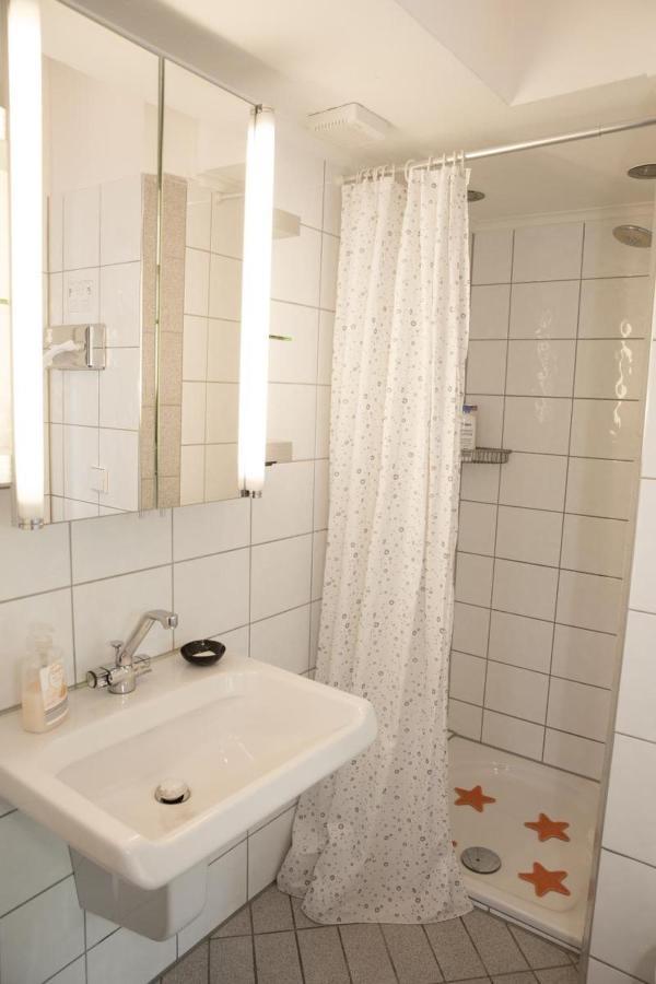 Air Boardinghouse Tulip Stockum, Zu Fuss - 3 Minuten Zur Messe デュッセルドルフ エクステリア 写真